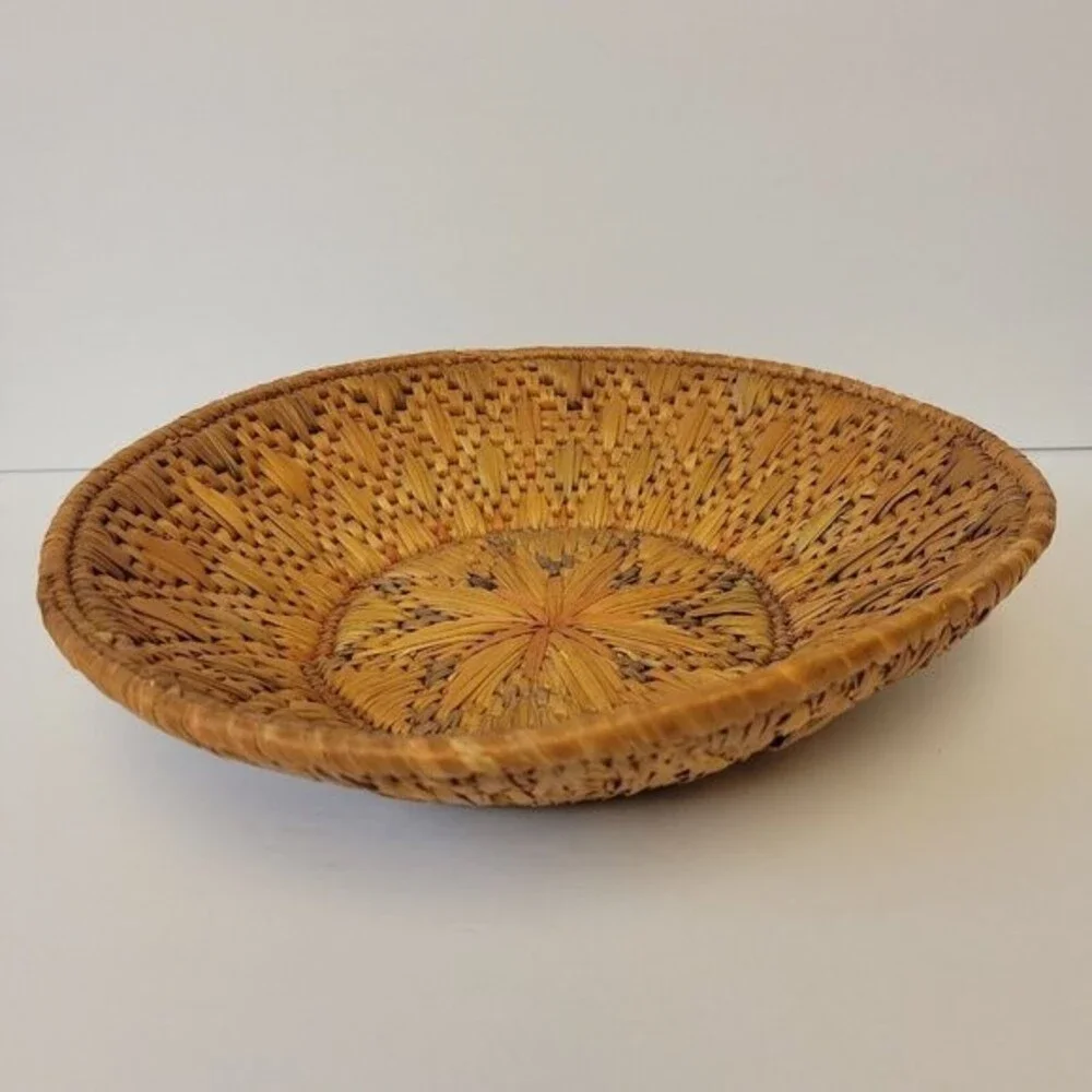 Handmade Collectible Woven Grass Bowl Basket